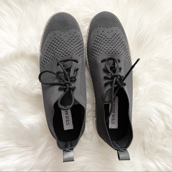 Steve Madden BMARK Grey Oxford Sneakers - Picture 2 of 5